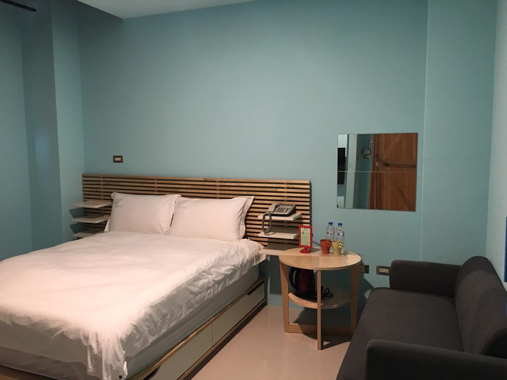 Sunlife X Sunshine Inn 草屯鎮 エクステリア 写真